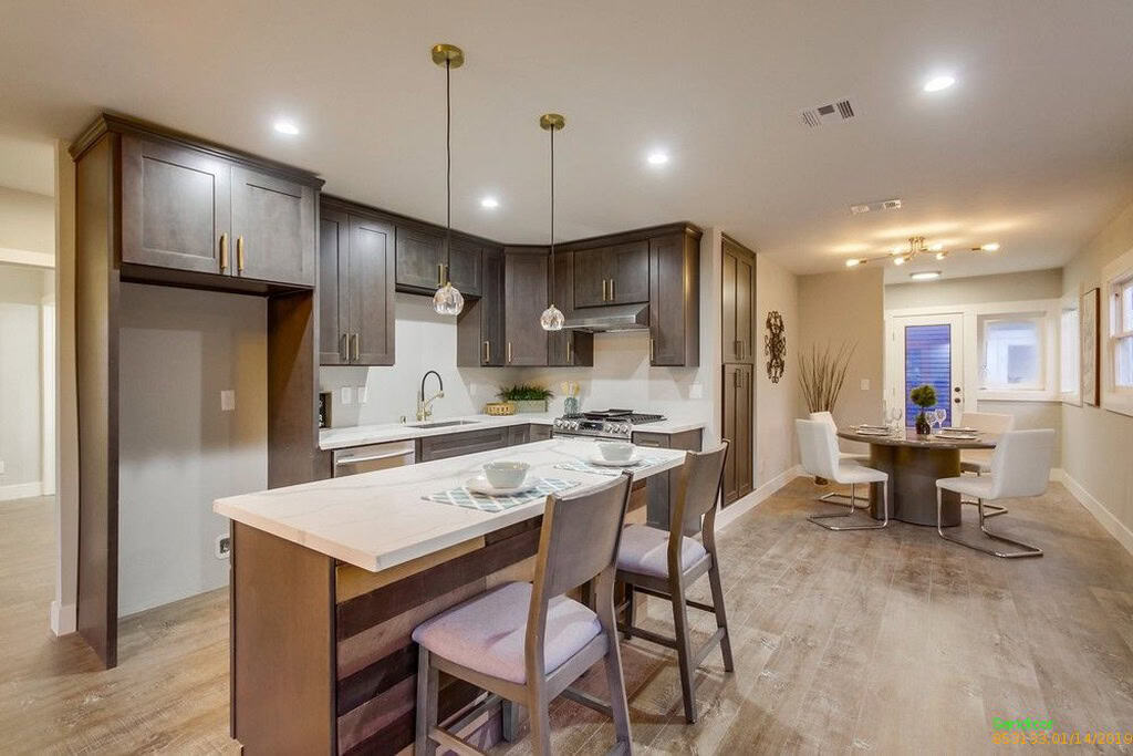 Interior kitchen and dining room painted with modern finishes by JG Painting.